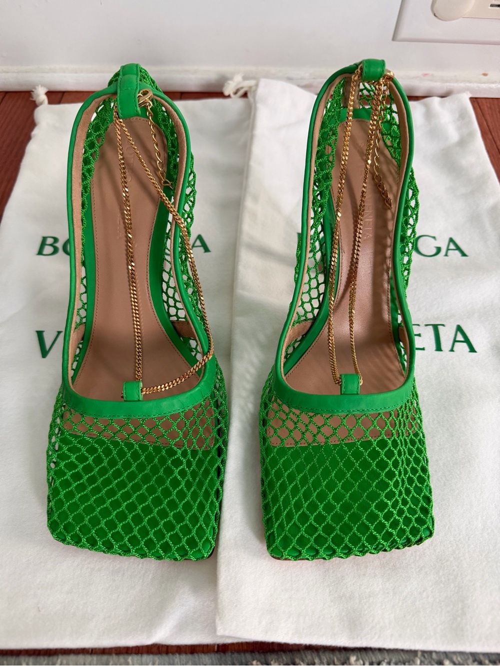 Bottega Veneta Green Mesh Chain-Trim Heels - Picture 2 of 6